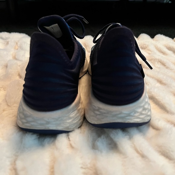 New balance - Picture 3 of 4